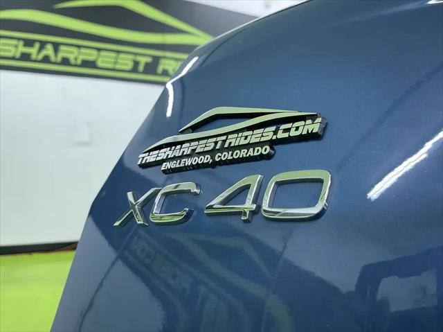 2024 Volvo XC40 B5 Ultimate Bright Theme