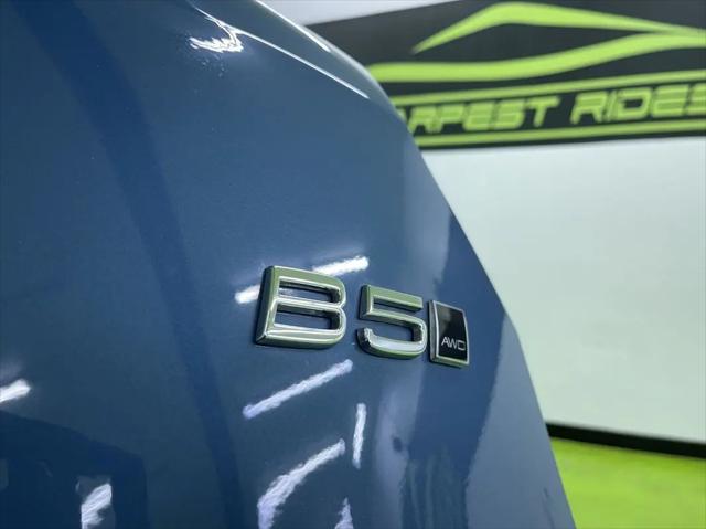 2024 Volvo XC40 B5 Ultimate Bright Theme