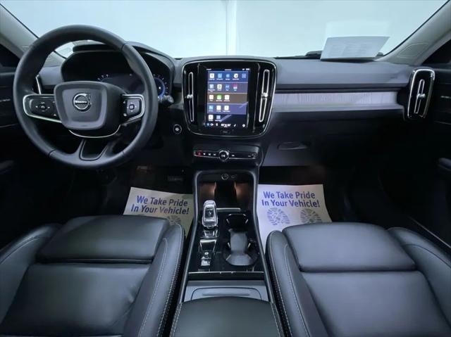 2024 Volvo XC40 B5 Ultimate Bright Theme