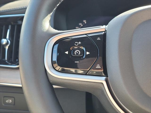 2026 Volvo XC90 Plus, B6 AWD Gas (mild hybrid), Gasoline, Bright, 7 Seats