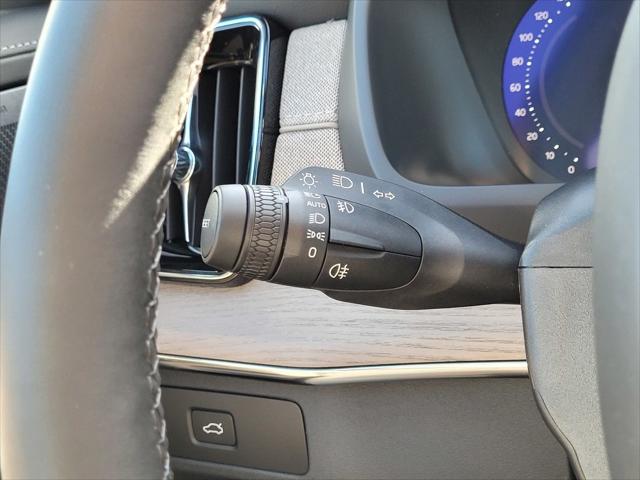 2026 Volvo XC90 Plus, B6 AWD Gas (mild hybrid), Gasoline, Bright, 7 Seats