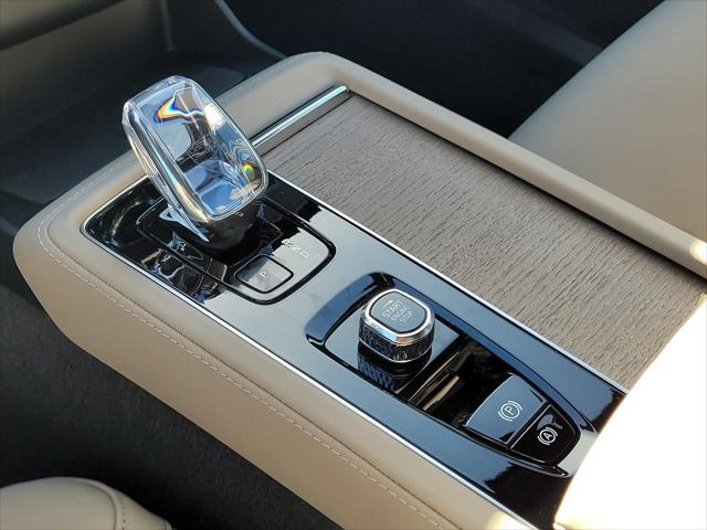 2026 Volvo XC90 Plus, B6 AWD Gas (mild hybrid), Gasoline, Bright, 7 Seats