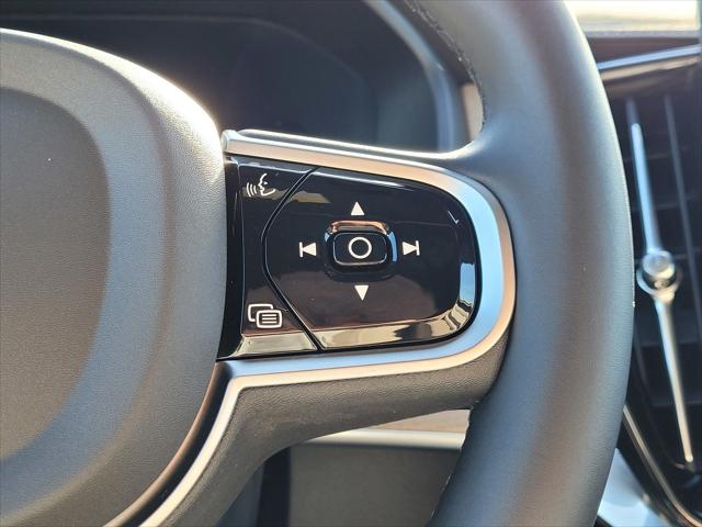2026 Volvo XC90 Plug-In Hybrid Plus, T8 AWD, Electric/Gasoline, Bright, 7 Seats