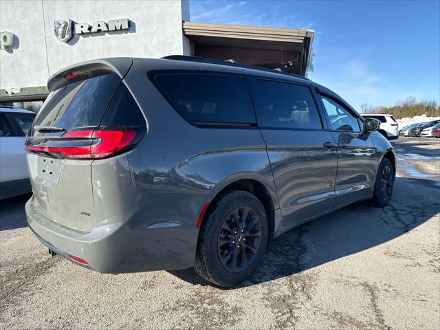2021 Chrysler Pacifica Touring L AWD