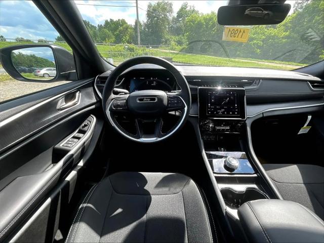 2026 Jeep Grand Cherokee L Altitude 4x4