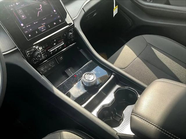 2026 Jeep Grand Cherokee L Altitude 4x4