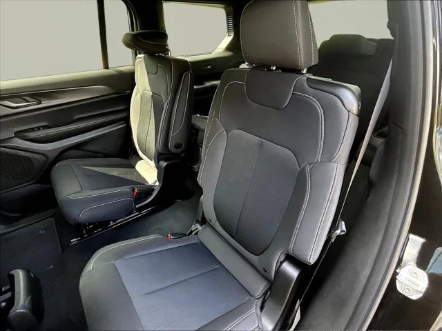 2026 Jeep Grand Cherokee L Altitude 4x4