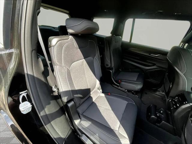 2026 Jeep Grand Cherokee L Altitude 4x4