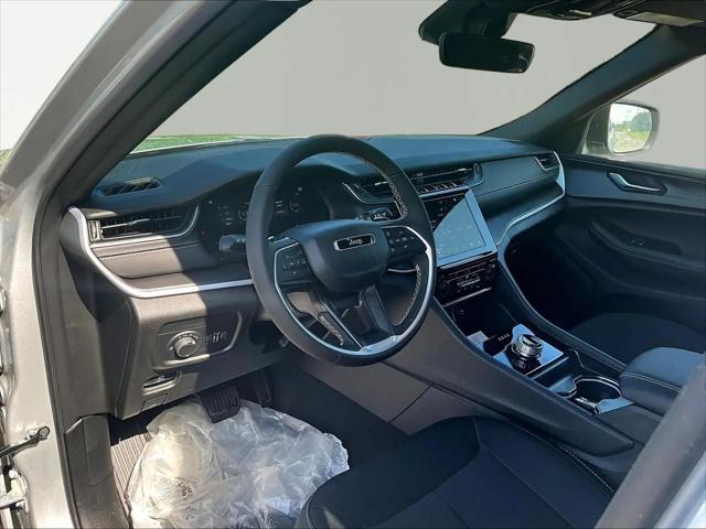 2026 Jeep Grand Cherokee L Altitude 4x4