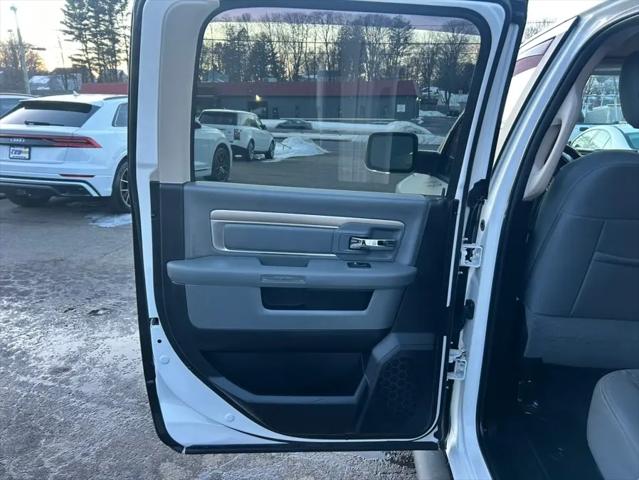 2017 Ram 1500 Big Horn Crew Cab 4x4 5'7" Box
