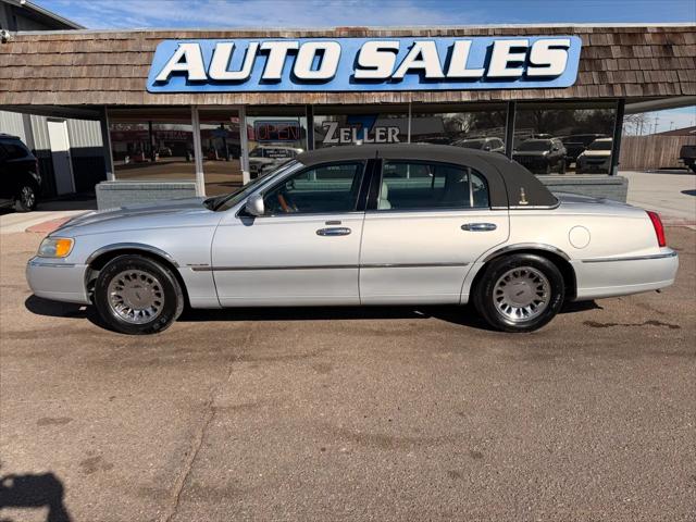 2001 Lincoln Town Car Cartier