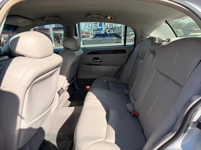 2001 Lincoln Town Car Cartier