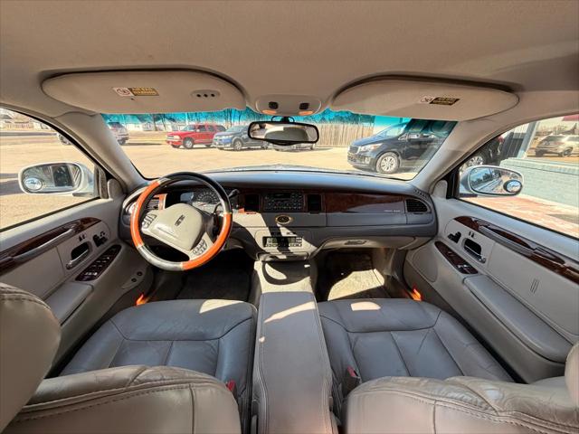 2001 Lincoln Town Car Cartier