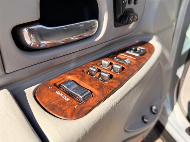 2001 Lincoln Town Car Cartier