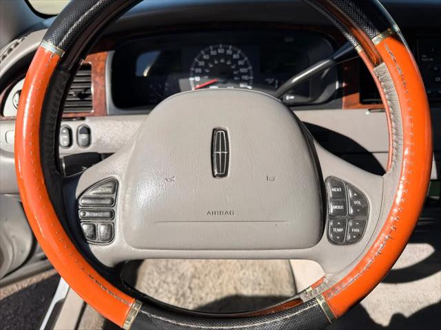 2001 Lincoln Town Car Cartier