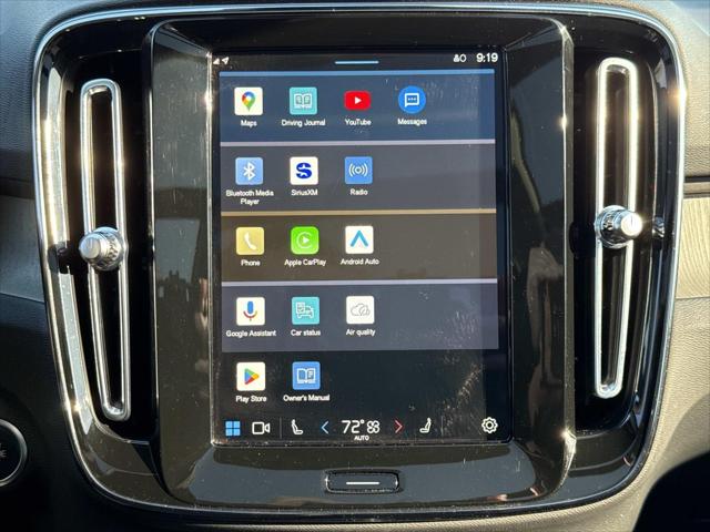 2024 Volvo XC40 B5 Plus Bright Theme