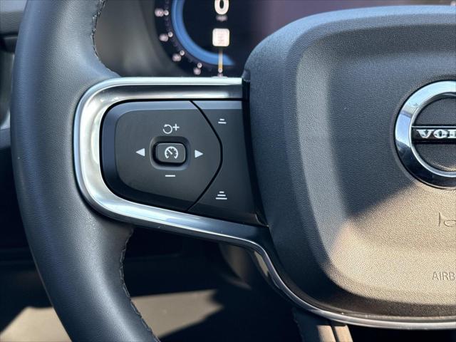 2024 Volvo XC40 B5 Plus Bright Theme