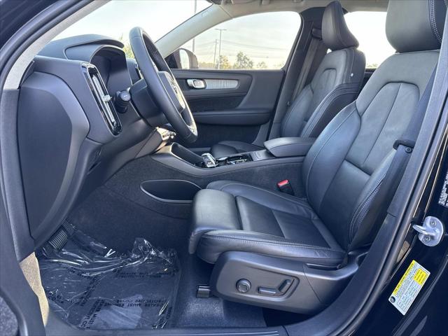 2024 Volvo XC40 B5 Plus Bright Theme