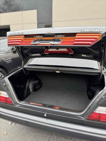 1987 Mercedes-Benz 300 Series 4dr Sedan  Turbo Auto