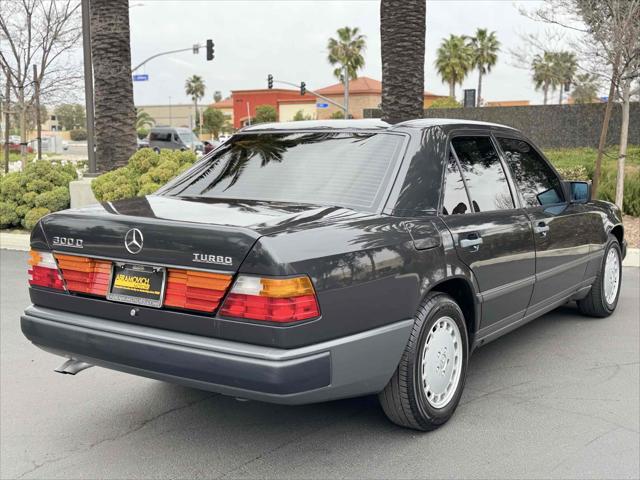 1987 Mercedes-Benz 300 Series 4dr Sedan  Turbo Auto
