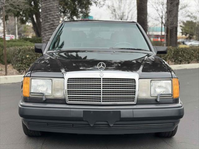 1987 Mercedes-Benz 300 Series 4dr Sedan  Turbo Auto