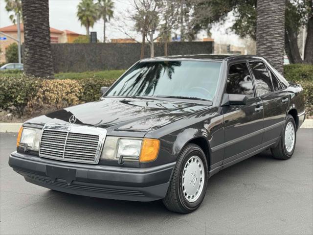 1987 Mercedes-Benz 300 Series 4dr Sedan  Turbo Auto
