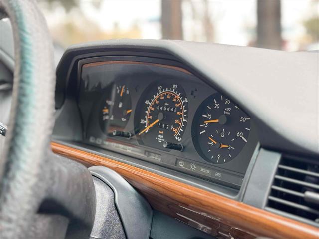 1987 Mercedes-Benz 300 Series 4dr Sedan  Turbo Auto