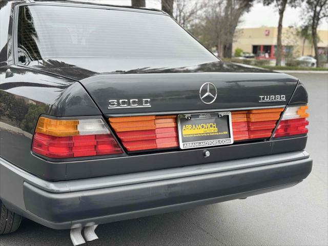 1987 Mercedes-Benz 300 Series 4dr Sedan  Turbo Auto