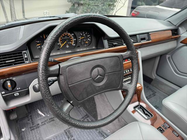 1987 Mercedes-Benz 300 Series 4dr Sedan  Turbo Auto