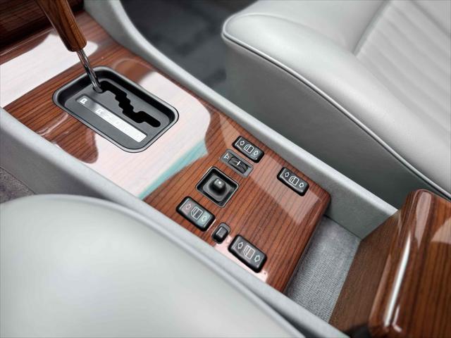 1987 Mercedes-Benz 300 Series 4dr Sedan  Turbo Auto