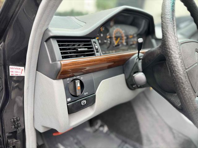 1987 Mercedes-Benz 300 Series 4dr Sedan  Turbo Auto