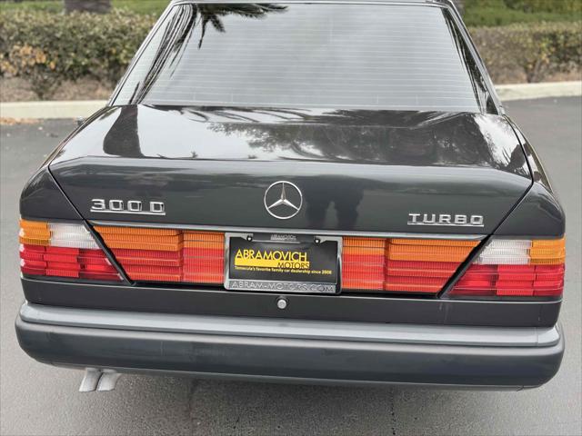 1987 Mercedes-Benz 300 Series 4dr Sedan  Turbo Auto