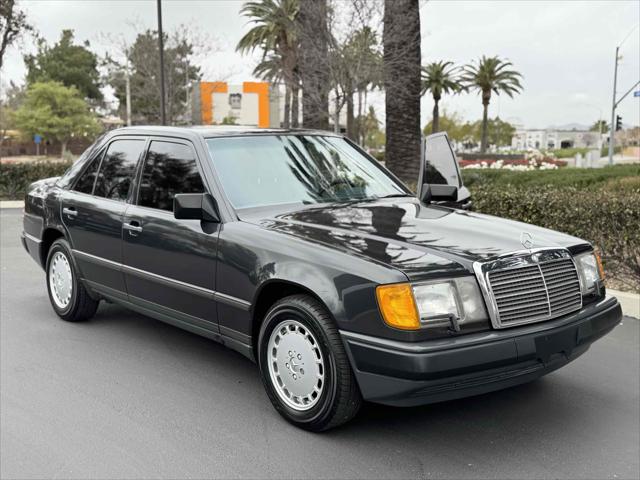 1987 Mercedes-Benz 300 Series 4dr Sedan  Turbo Auto