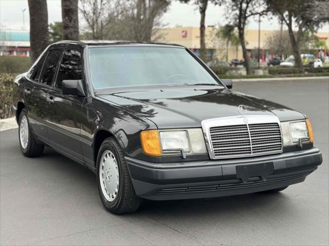 1987 Mercedes-Benz 300 Series 4dr Sedan  Turbo Auto