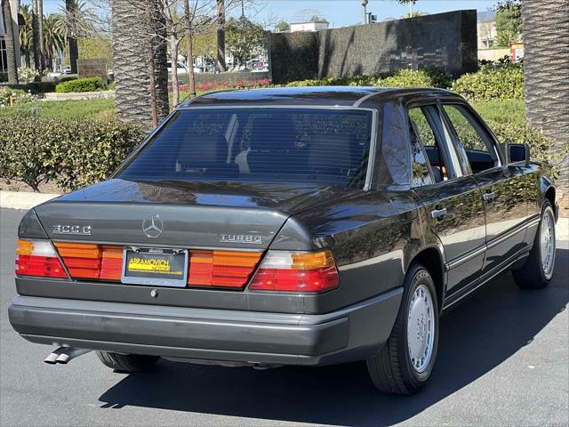1987 Mercedes-Benz 300 Series 4dr Sedan  Turbo Auto