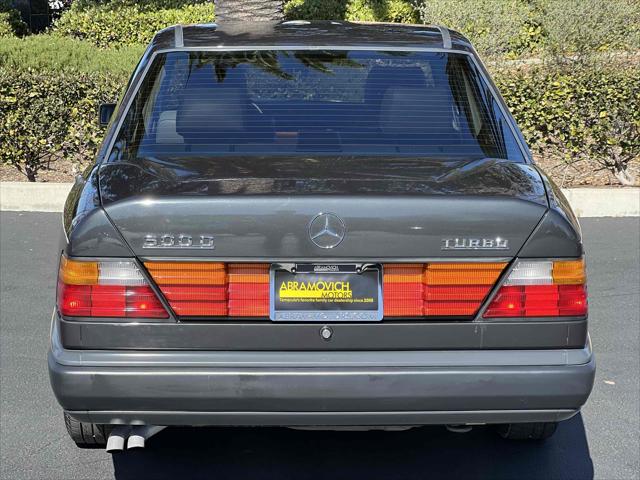 1987 Mercedes-Benz 300 Series 4dr Sedan  Turbo Auto