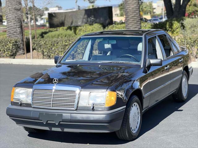 1987 Mercedes-Benz 300 Series 4dr Sedan  Turbo Auto