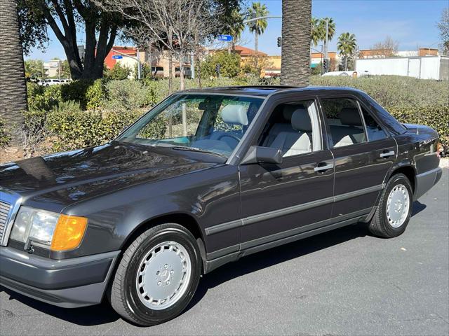 1987 Mercedes-Benz 300 Series 4dr Sedan  Turbo Auto