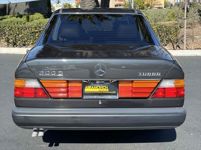 1987 Mercedes-Benz 300 Series 4dr Sedan  Turbo Auto