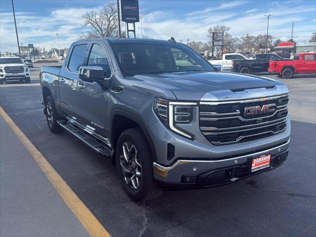 2026 GMC Sierra 1500 Crew Cab, Standard Bed, SLT, 4WD