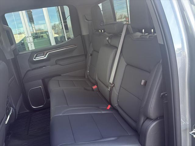2026 GMC Sierra 1500 Crew Cab, Standard Bed, SLT, 4WD