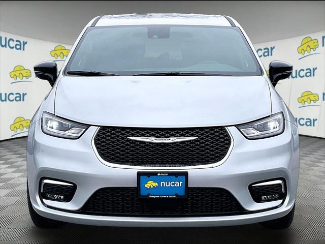 2026 Chrysler Pacifica Select AWD