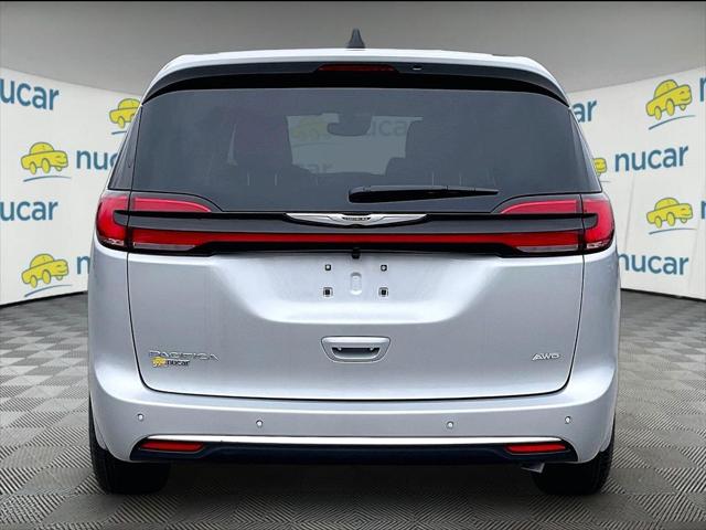 2026 Chrysler Pacifica Select AWD