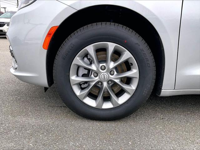 2026 Chrysler Pacifica Select AWD