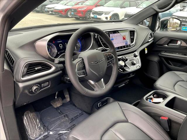 2026 Chrysler Pacifica Select AWD