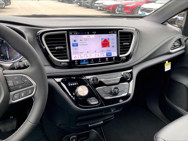 2026 Chrysler Pacifica Select AWD
