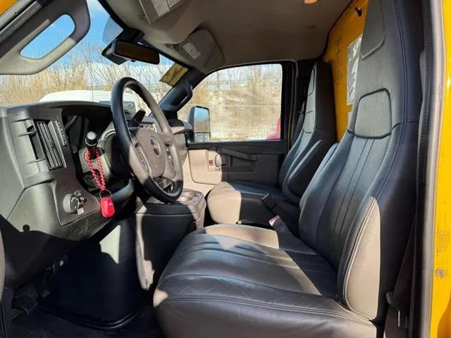 2021 GMC Savana Cutaway Work Van