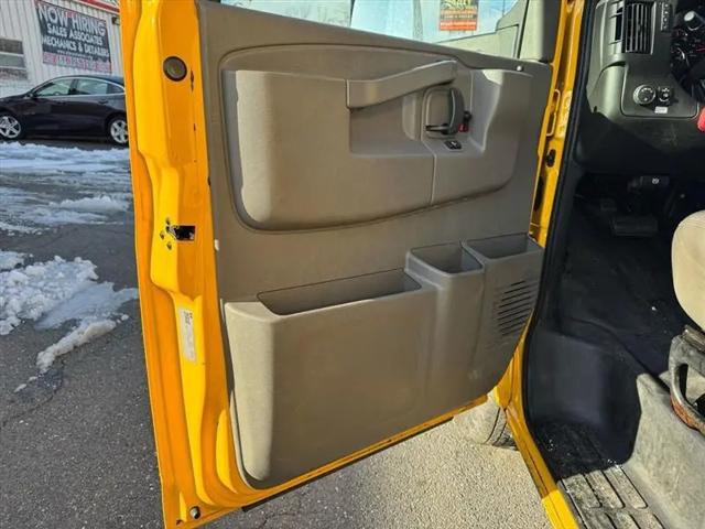 2021 GMC Savana Cutaway Work Van