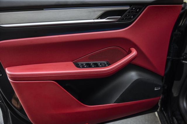 2025 Porsche Macan Electric 4