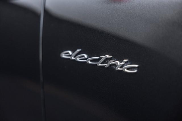 2025 Porsche Macan Electric 4